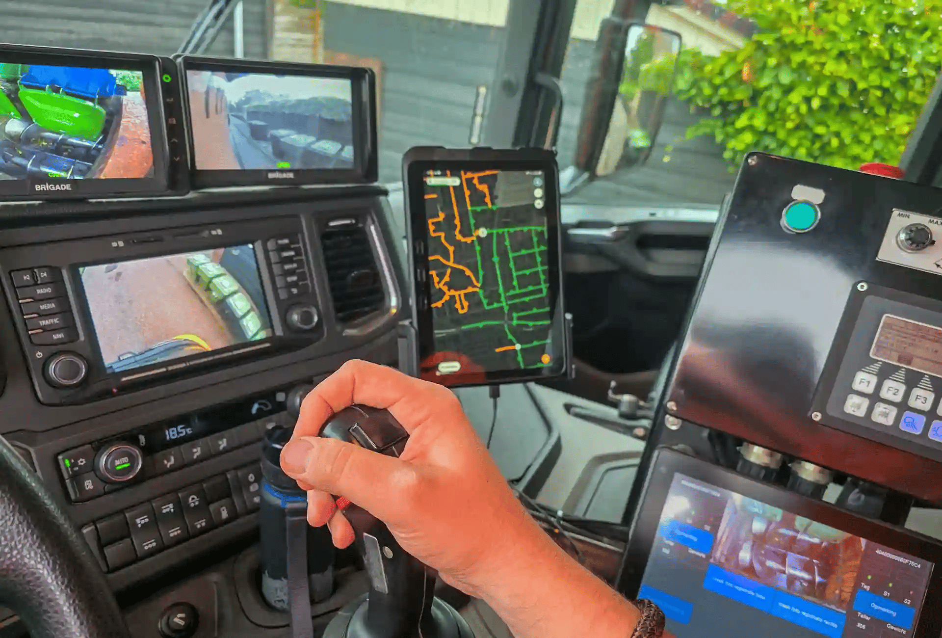 Jewel Software Tablet in Waste Collection Truck Cabin