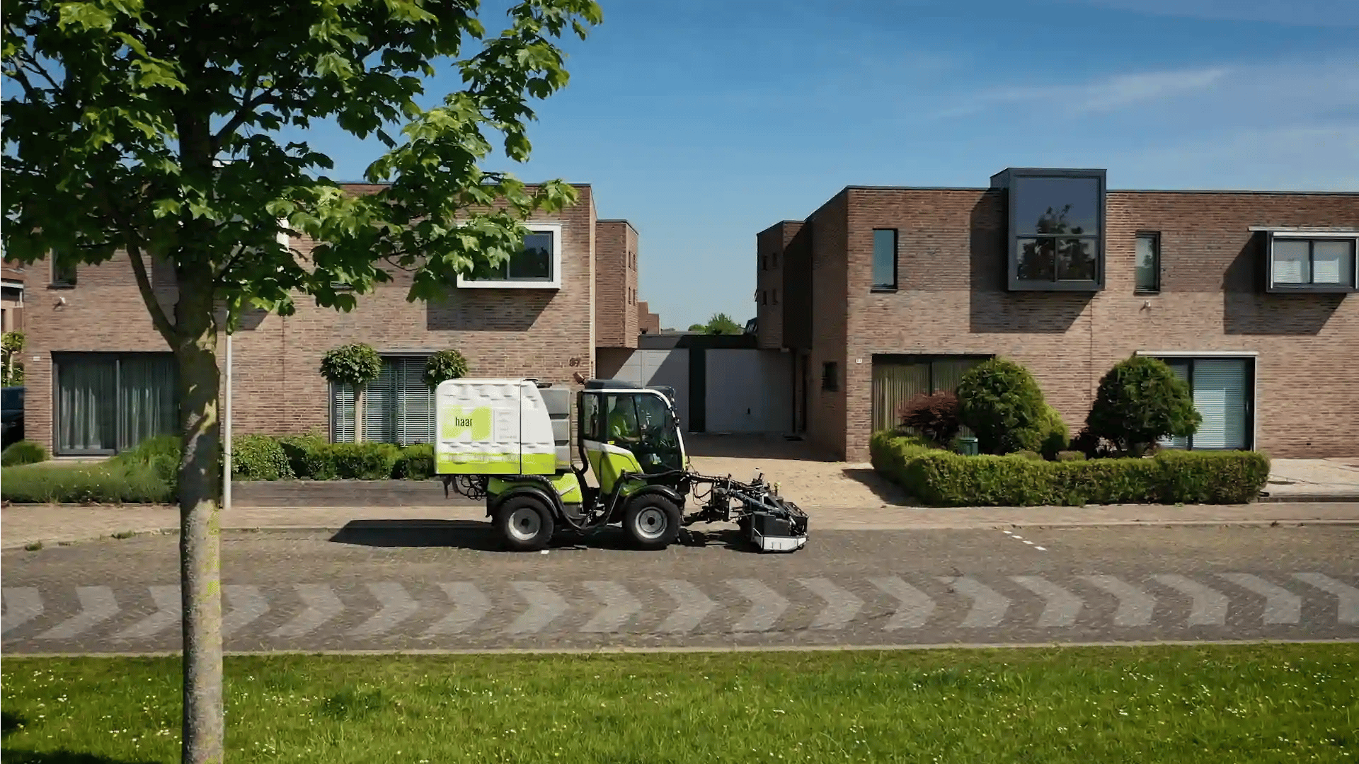 Sweeper using optimised Jewel Sweeping routes