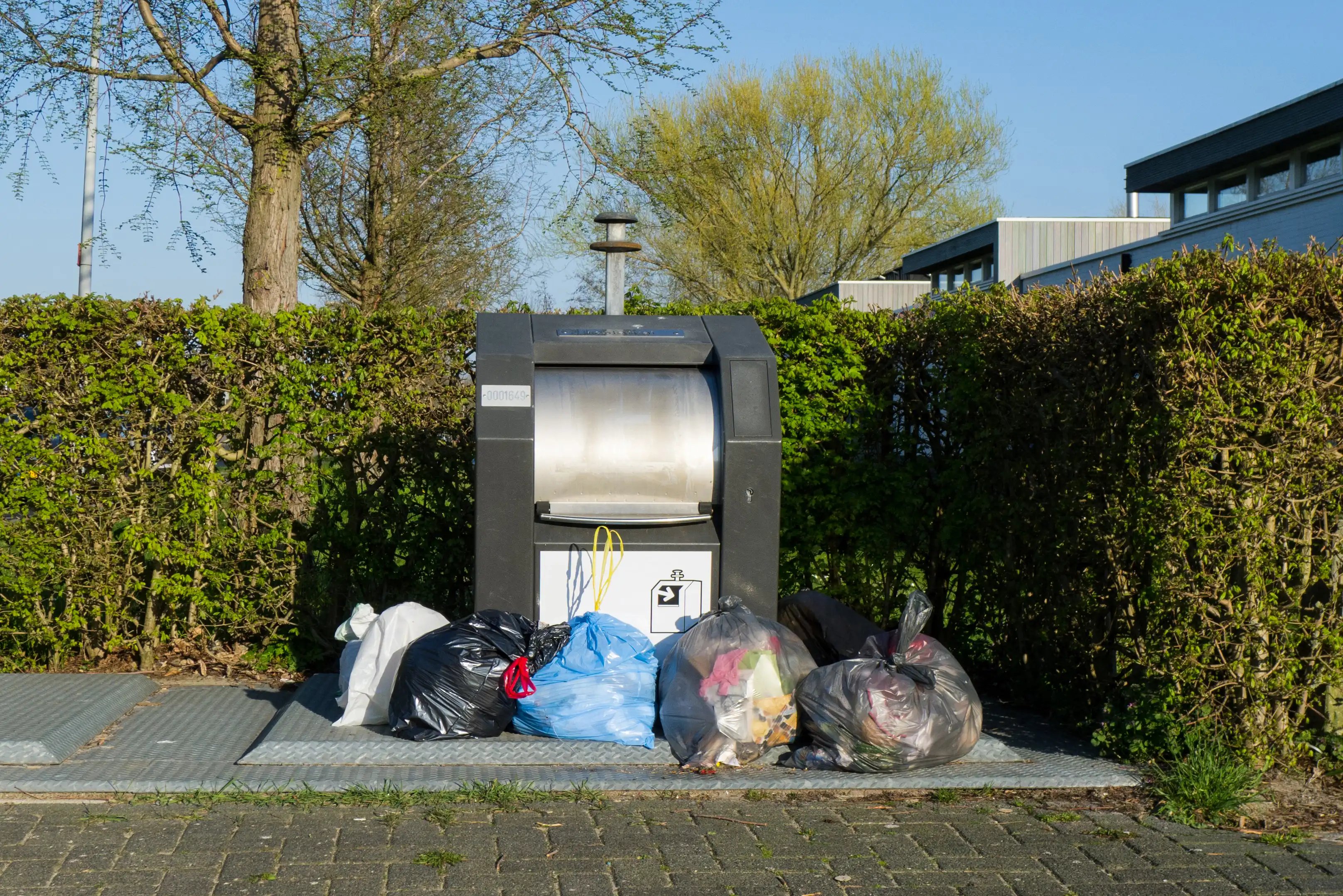 Bijplaatsing ondergrondse container